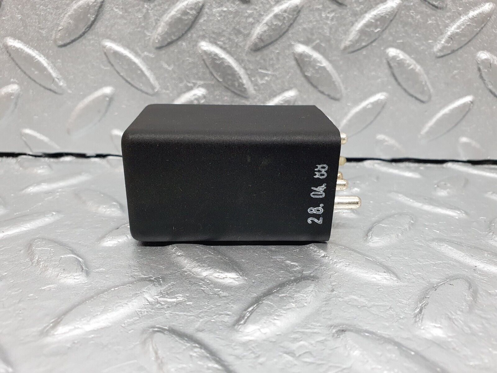 41639 Mercedes-Benz W124 200E Multi Purpose Relay 0015457305
