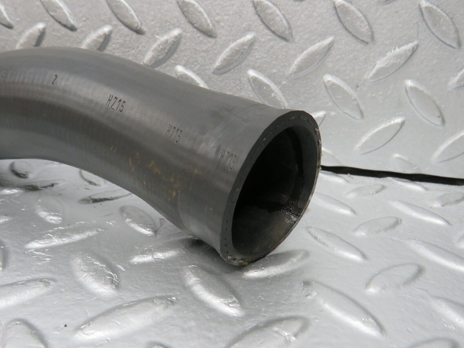 39875 Mercedes-Benz R107 350SL Radiator Hose Pipe 1075010082