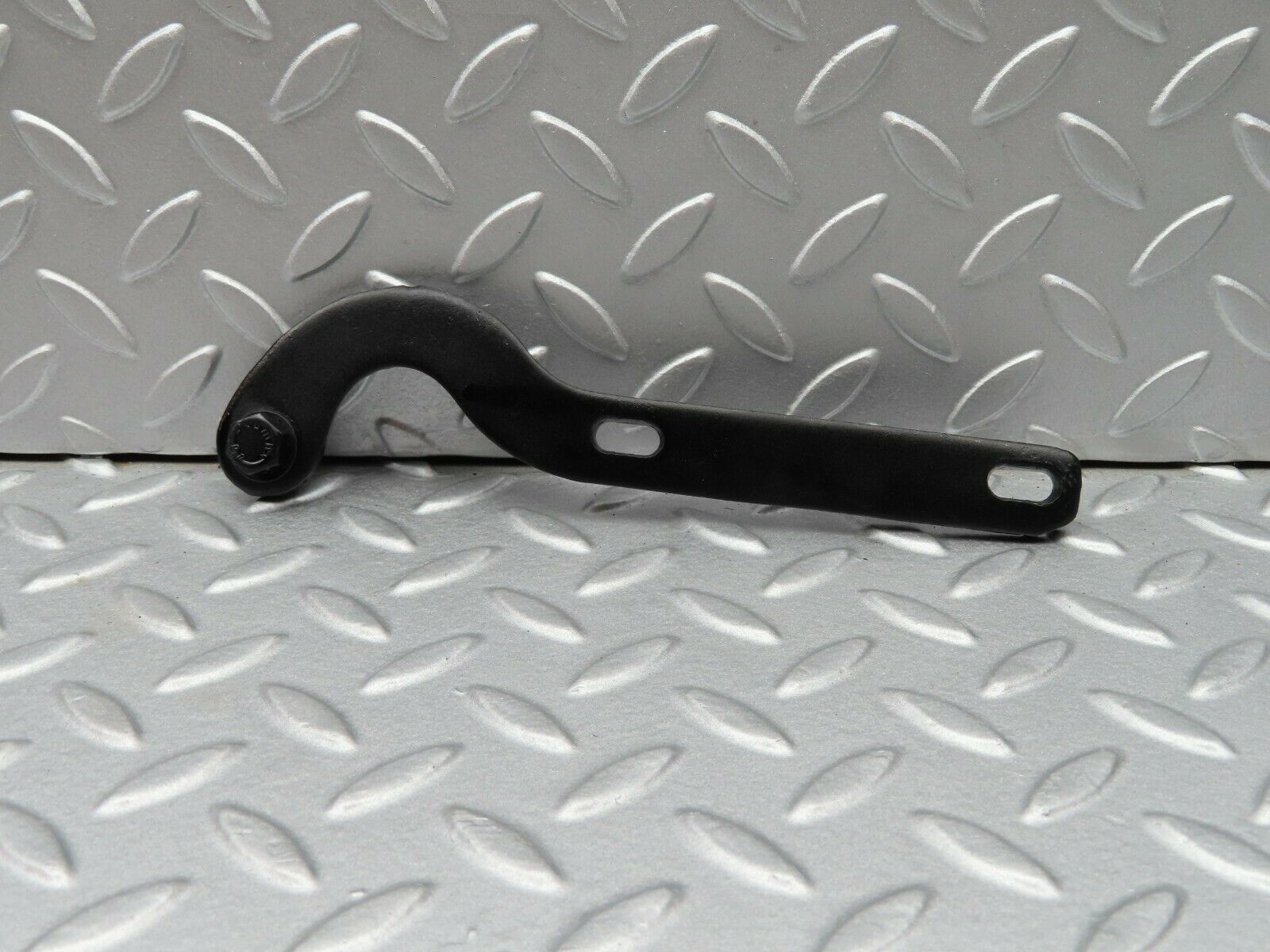 5140 Mercedes-Benz R107 350SL Left Bonnet Hinge Support