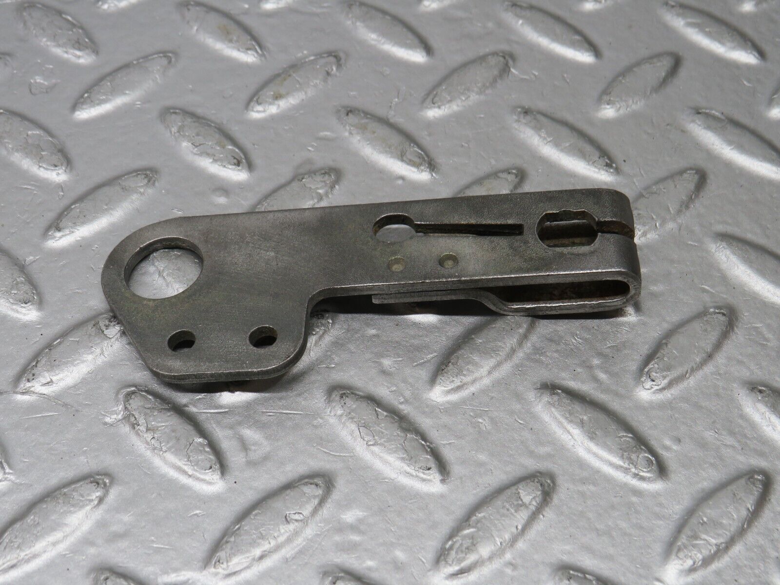 39317 Mercedes-Benz R107 500SL Automatic Gearbox Linkage Bracket