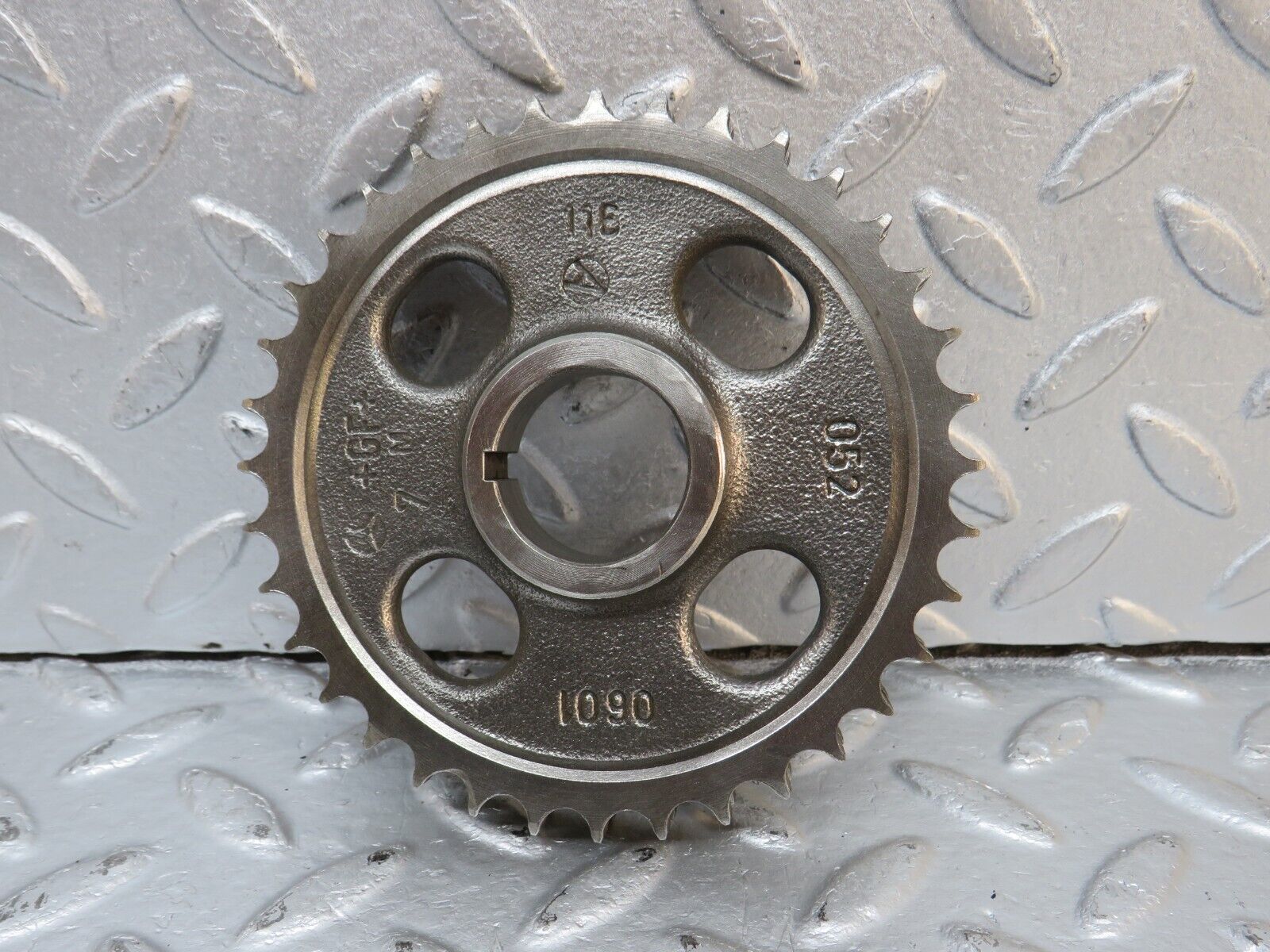 39937 Mercedes-Benz R107 350SL Camshaft Timing Gear 1160520601