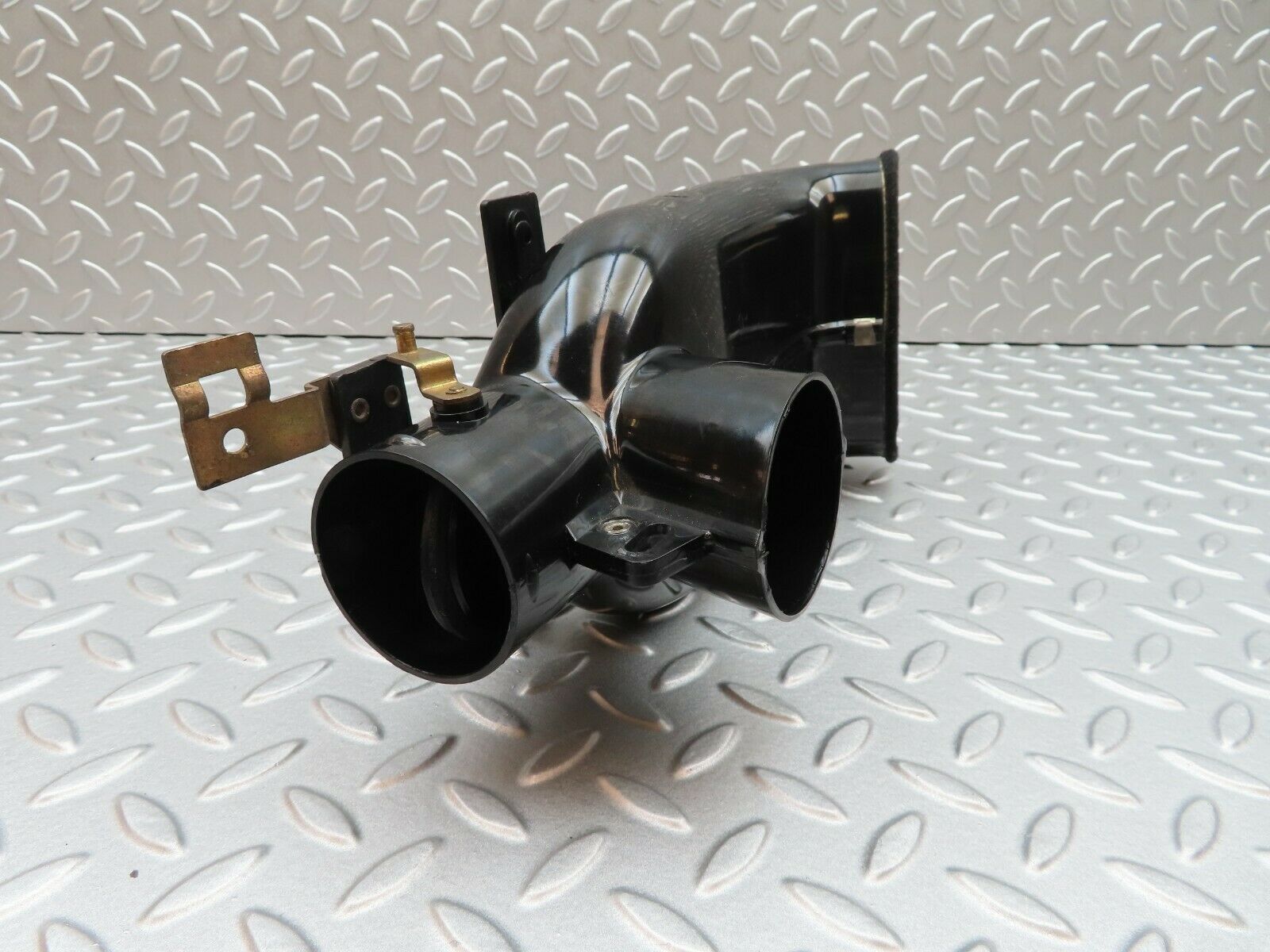 5002 Mercedes-Benz R107 350SL Heater Air Duct