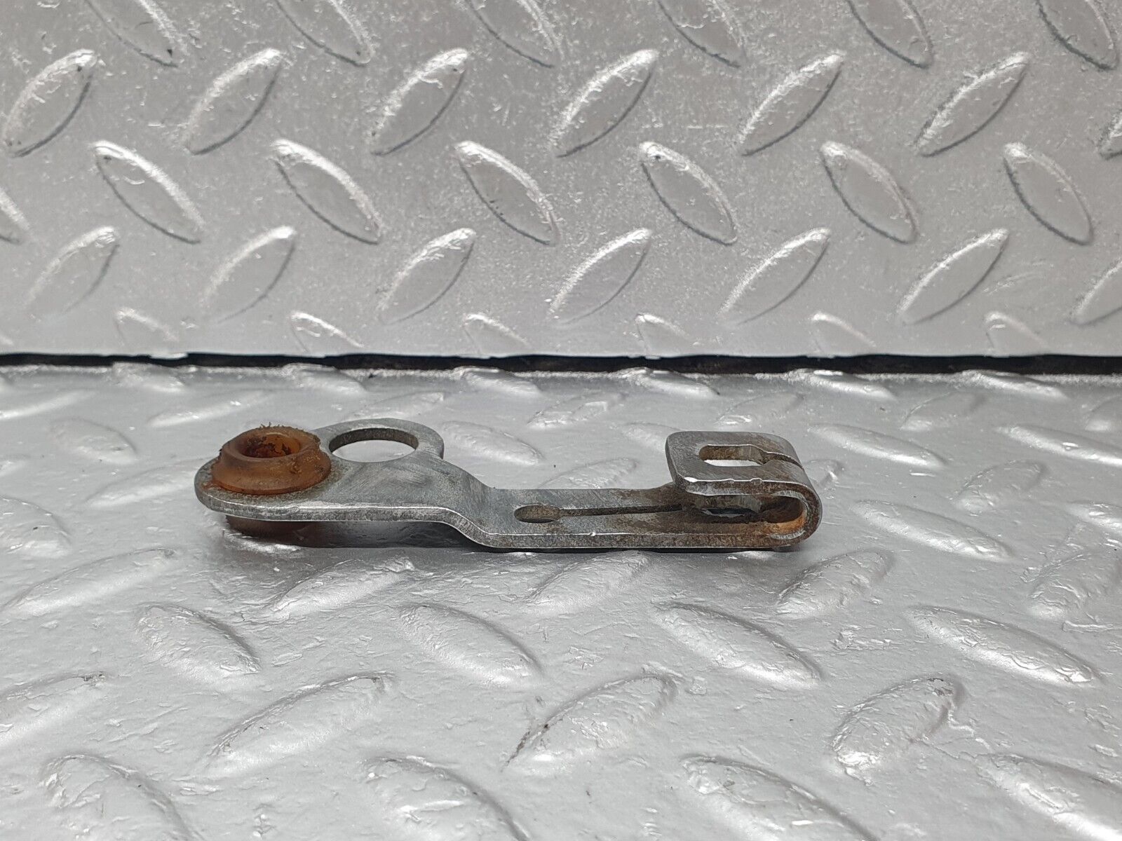 42640 Mercedes-Benz R129 320SL Coupe Automatic Gearbox Linkage Bracket