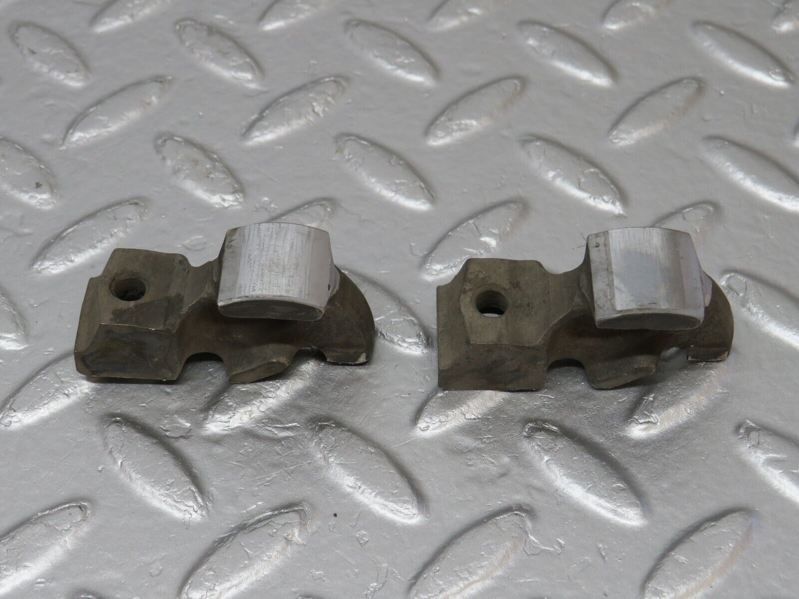 40047 Mercedes-Benz R107 350SL Rocker Arm With Valve Tappet