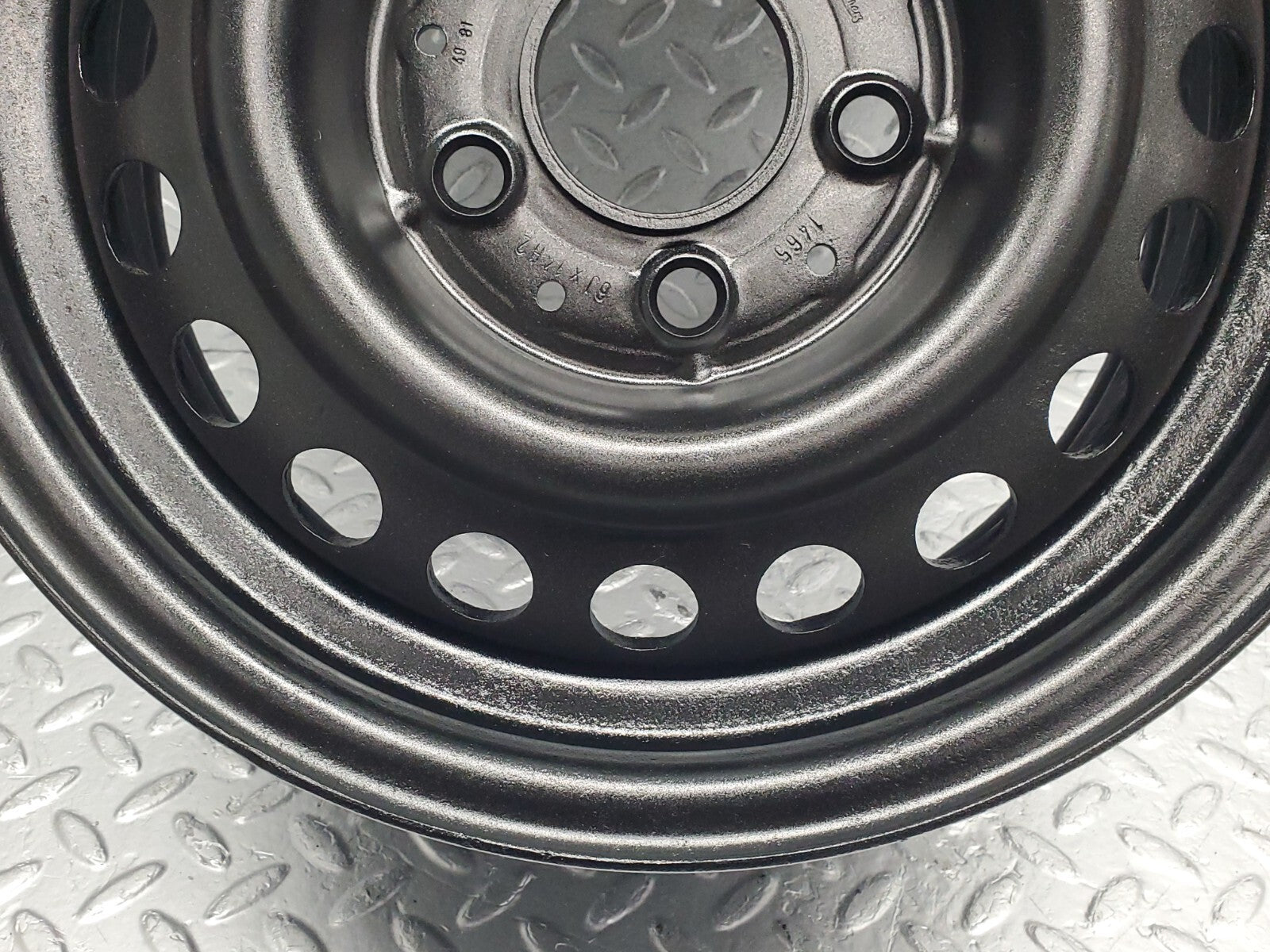 44999332