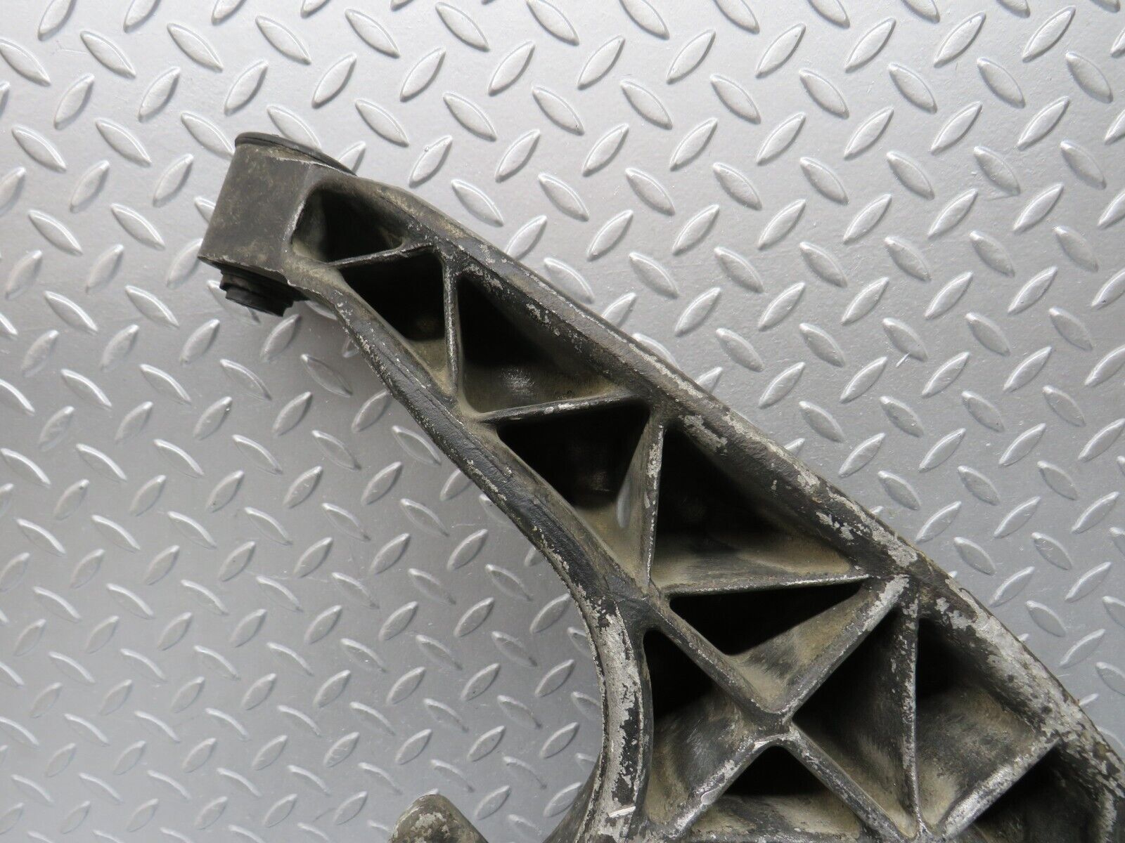 39312 Mercedes-Benz R107 500SL Trailing Arm Control Arm Rear Right 1263520504