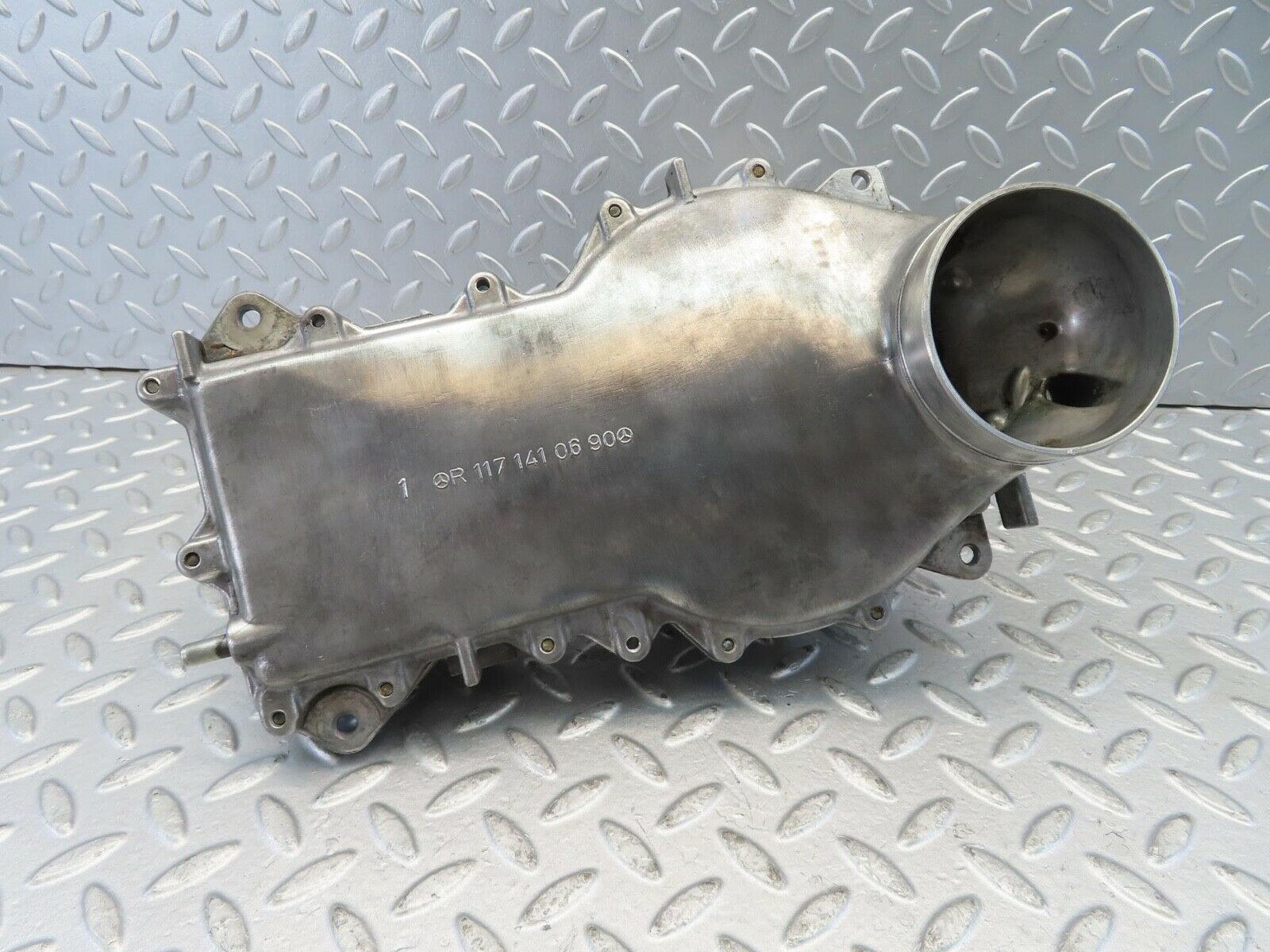 11032 Mercedes-Benz R107 W116  Air Flow Mass Meter Sensor Bosch 1171410690