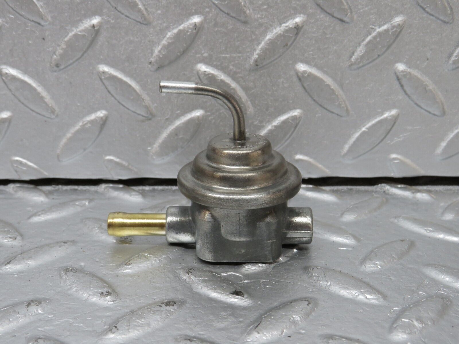 39962 Mercedes-Benz R107 350SL Fuel Valve Pierburg PE20302