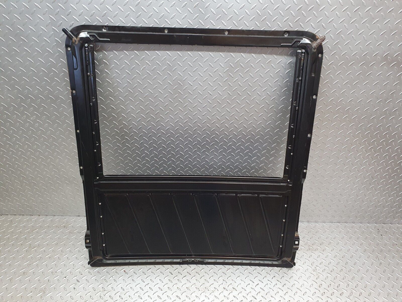 43818 Mercedes-Benz C126 380SEC Coupe Power Sunroof Frame