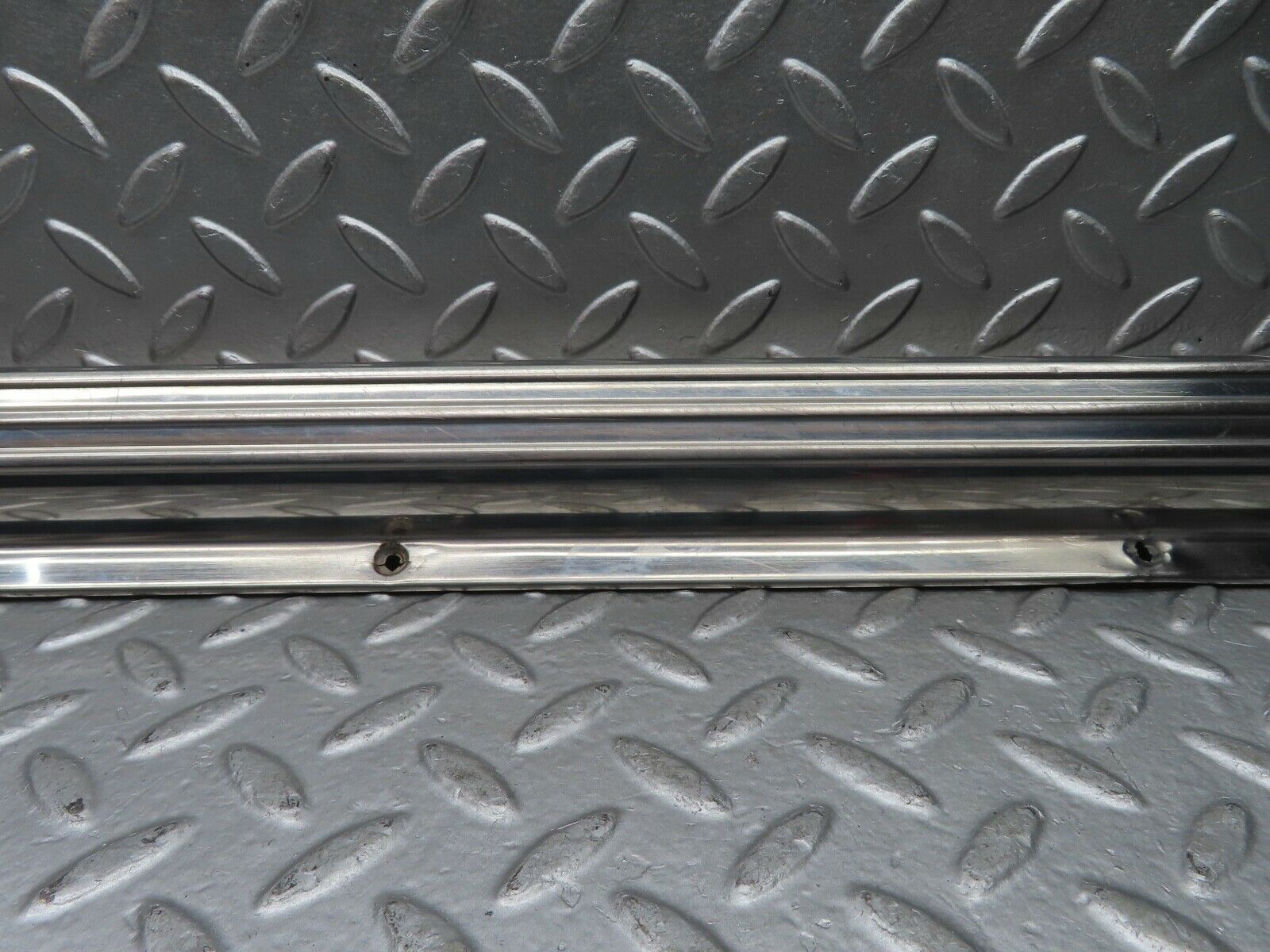 20762 Mercedes-Benz R107 450SL Left Door Sill Chrome
