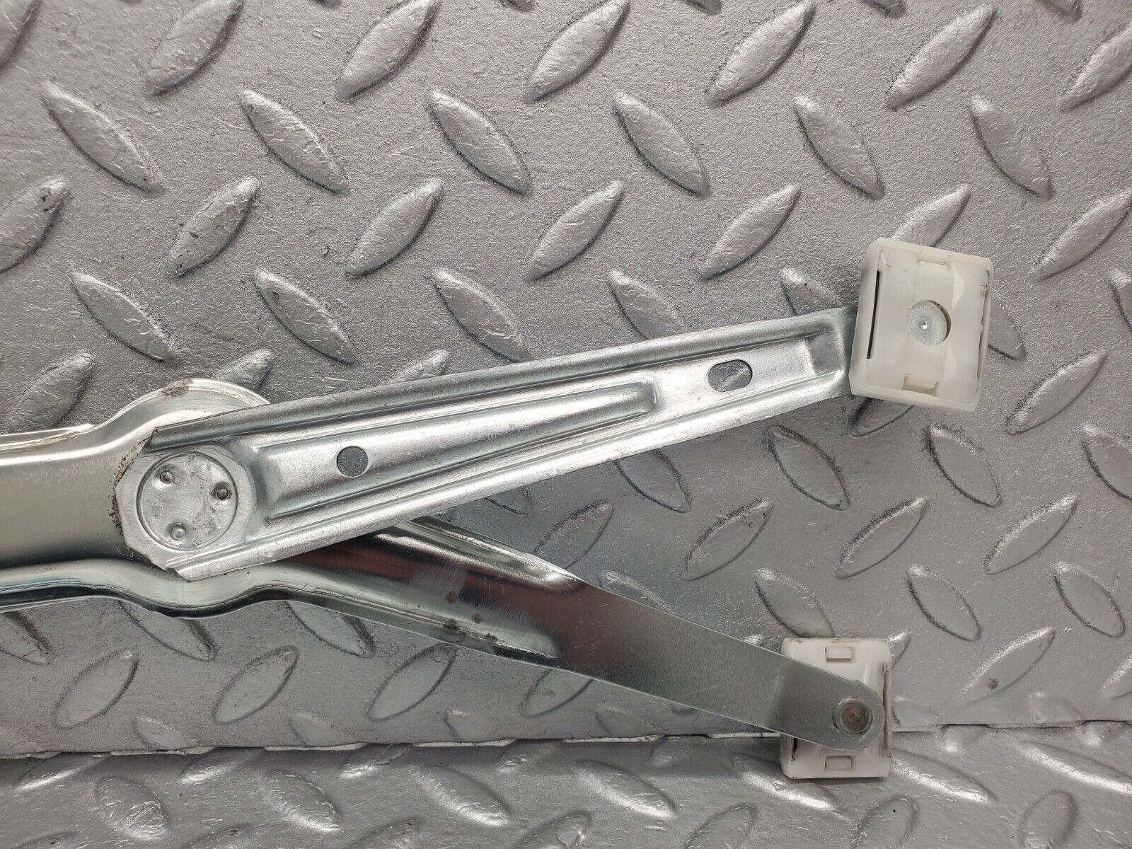 46135 Mercedes-Benz W124 Front Left Power Window Regulator
