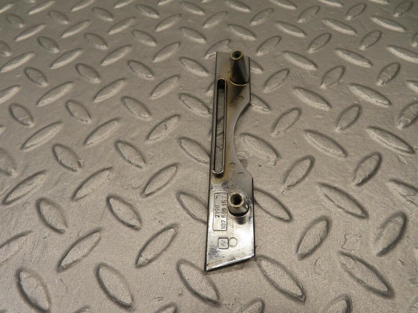 11818 Mercedes-Benz R107 450SL Dashboard Trim Right Side 1076891671