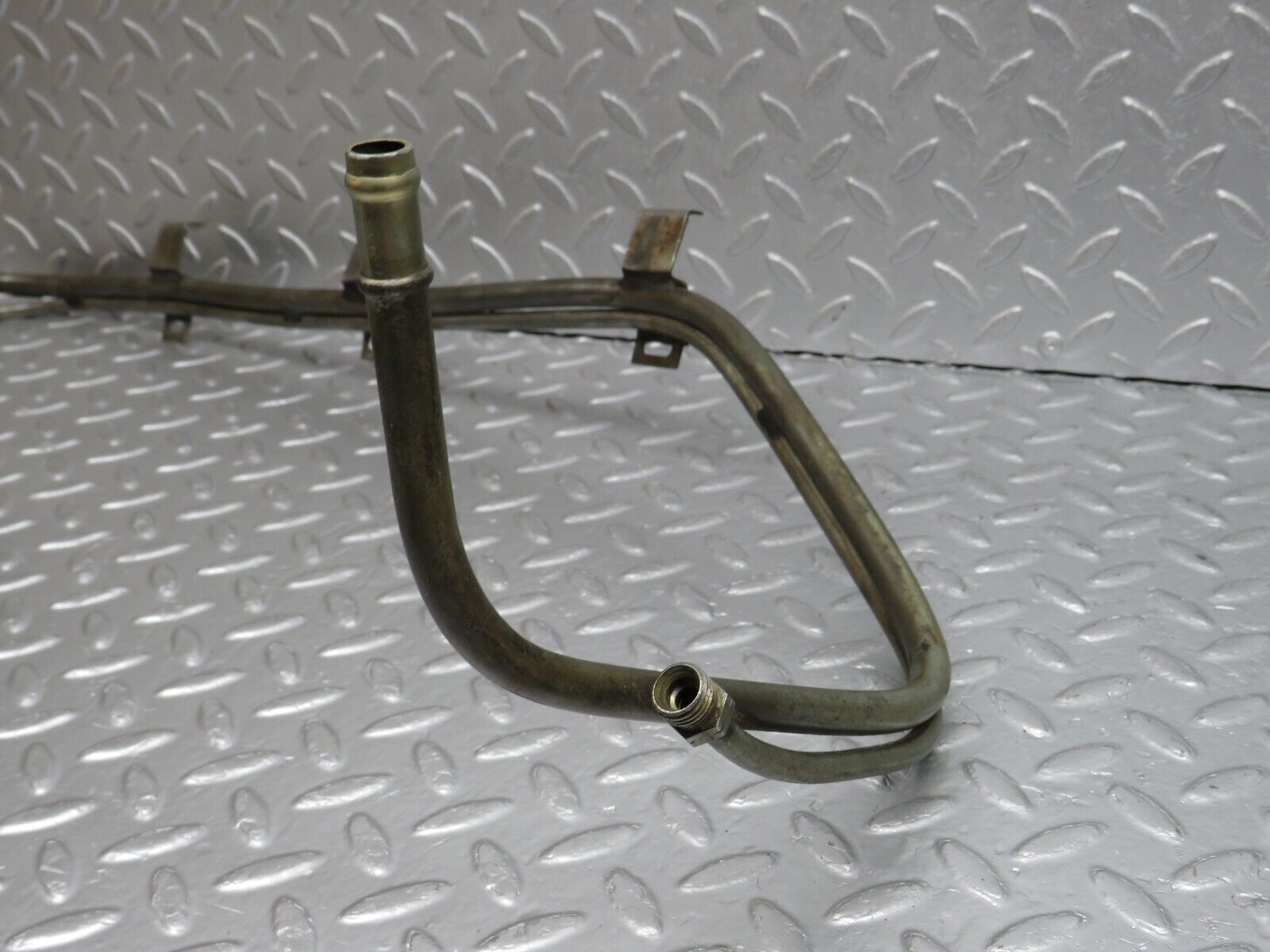40075 Mercedes-Benz R107 350SL Oil Pipe Line