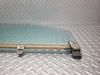 46433 Mercedes-Benz C123 280CE Coupe Right Door Window Glass 1237250232 1237250432