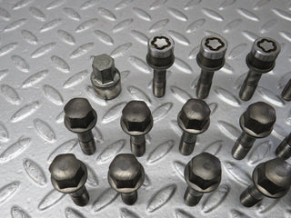 37998 Mercedes-Benz A124 Cabriolet Alloy Wheel Lug Bolt Set With Locking Bolts M12x1.5