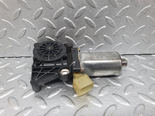 41913 Mercedes-Benz W202 C200 Window Regulator Motor Front Right Bosch 0130821709