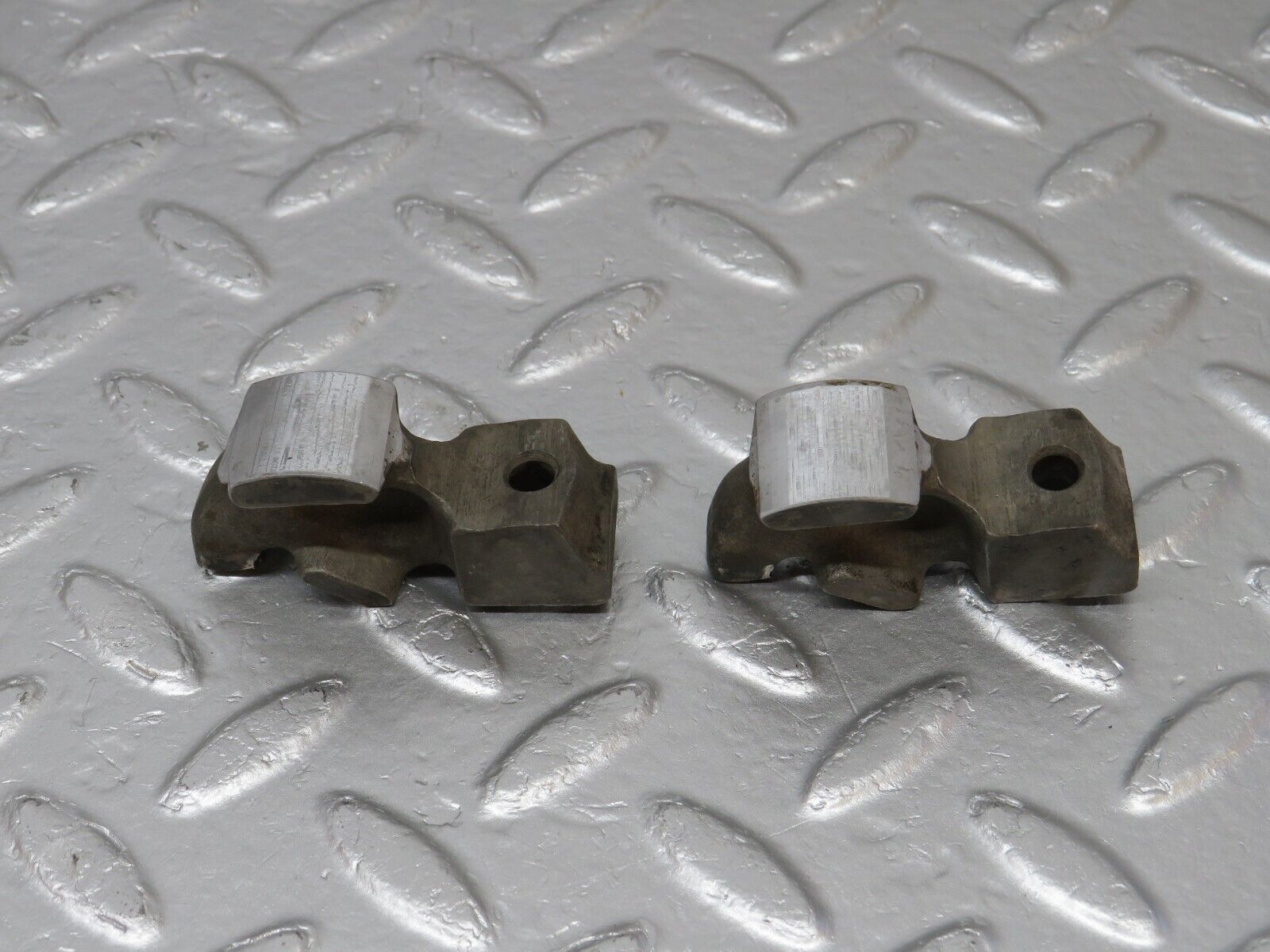 40049 Mercedes-Benz R107 350SL Rocker Arm With Valve Tappet