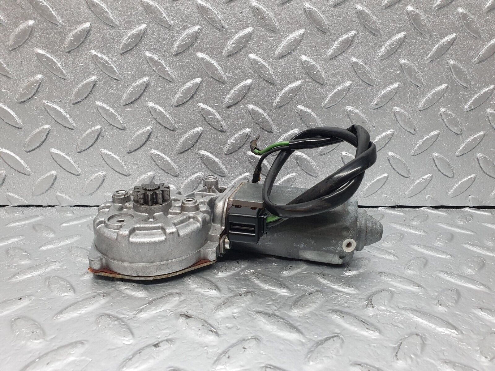 43650 Mercedes-Benz C126 380SEC Coupe Right Door Power Window Regulator Motor Bosch