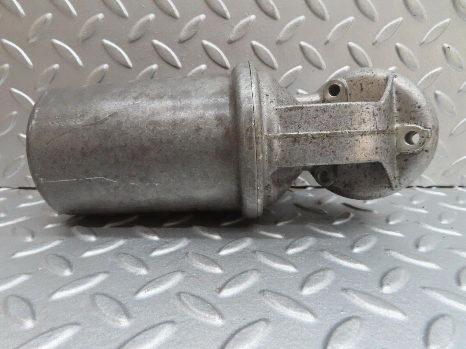 13714 Mercedes-Benz R107 450SL Oil Filter Housing 1161840309