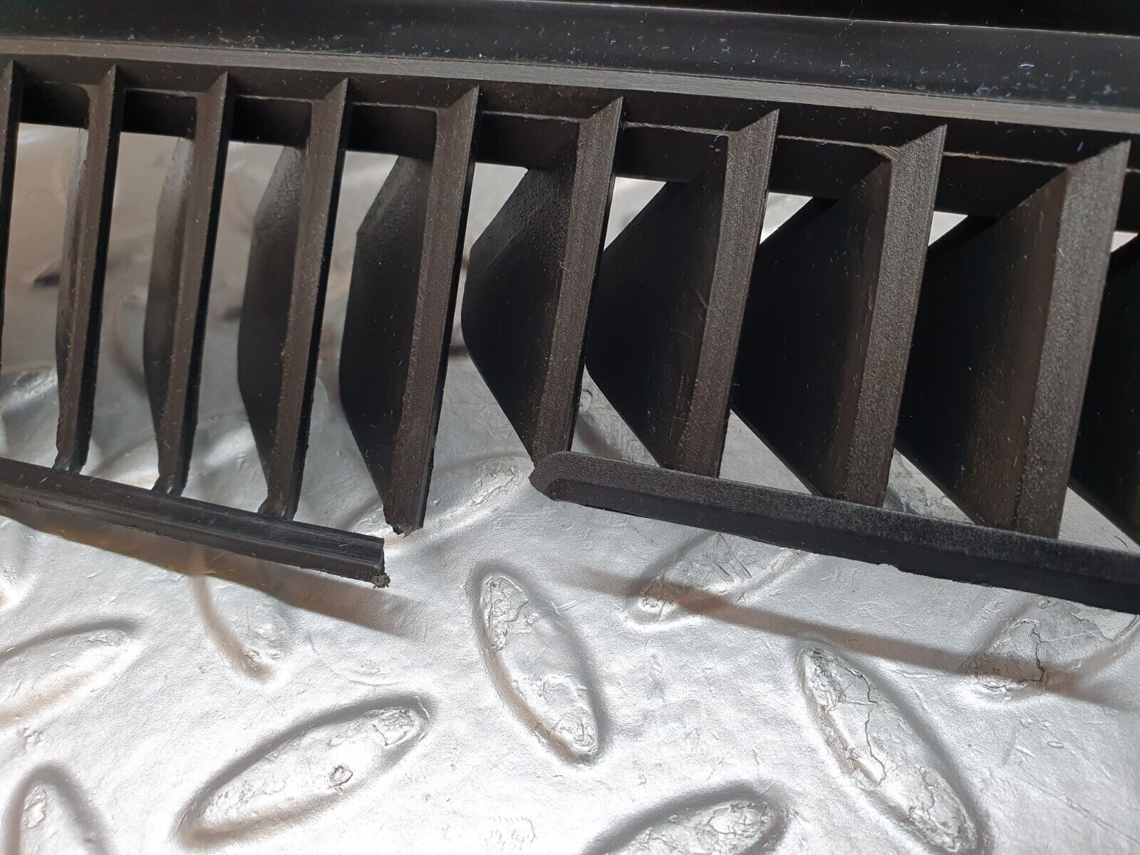 44124 Mercedes-Benz C123 230CE Coupe Radiator Fan Shroud Cover 1235052055