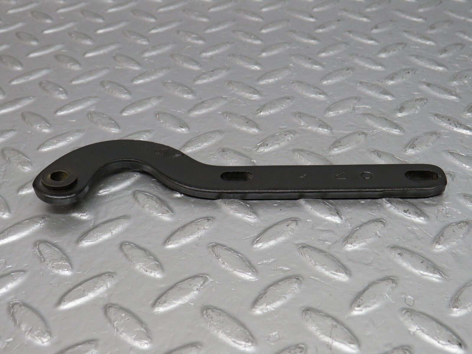 39256 Mercedes-Benz R107 500SL Right Bonnet Hinge Support