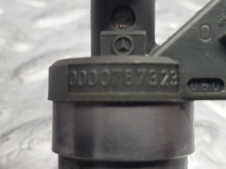 W124 Cabriolet fuel injector used OEM