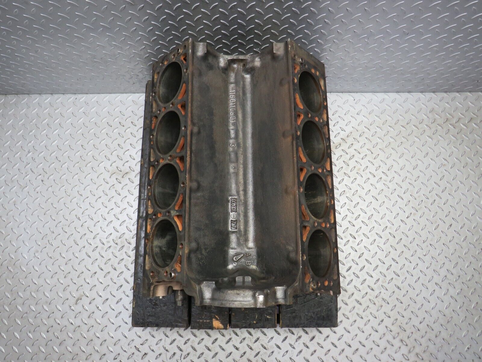39979 Mercedes-Benz R107 350SL Engine Block 116.984 1160110801