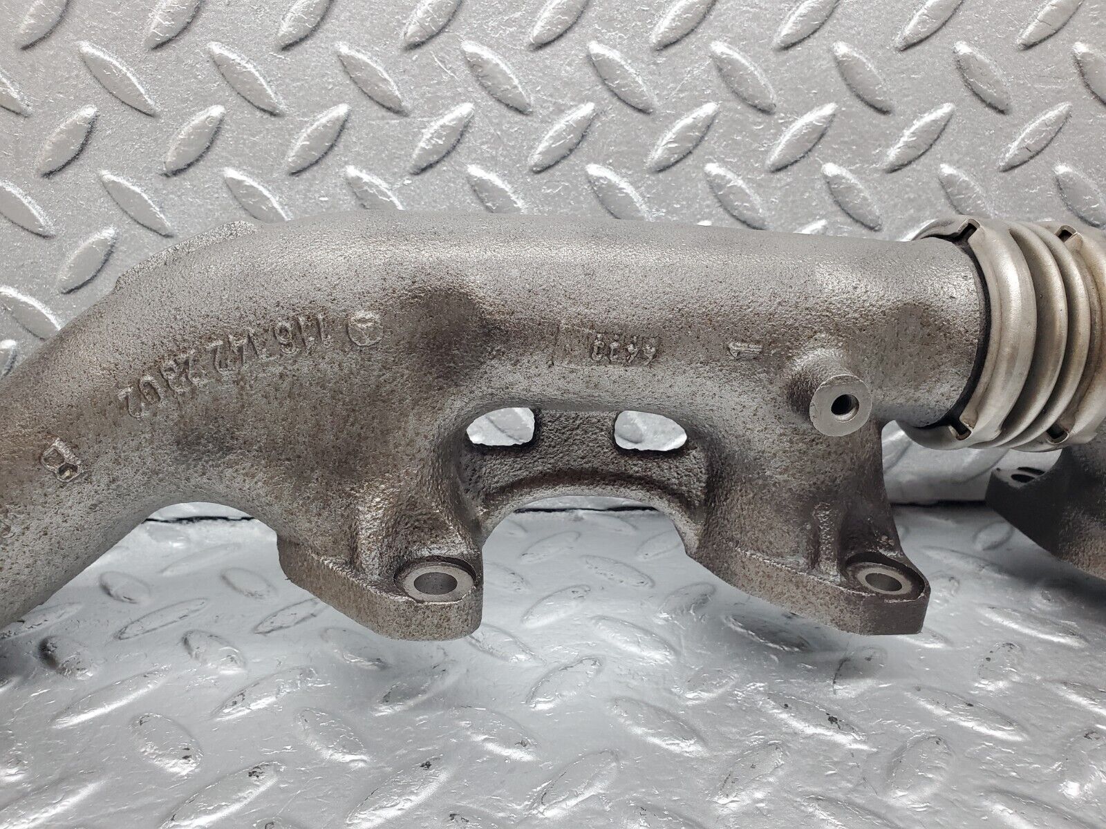 45919 Mercedes-Benz W126 420SE Exhaust Manifold Left 1161422302