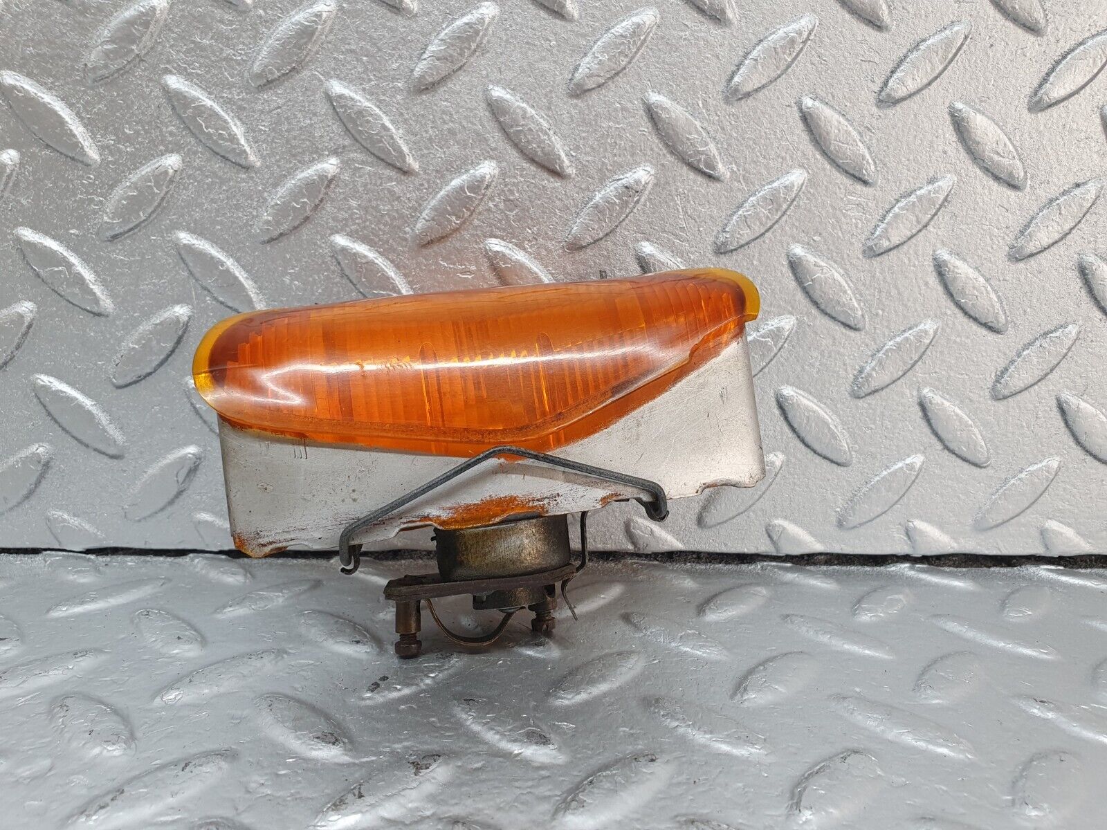 43283 Mercedes-Benz W108 280SE Headlight Indicator Light Left Side K3392