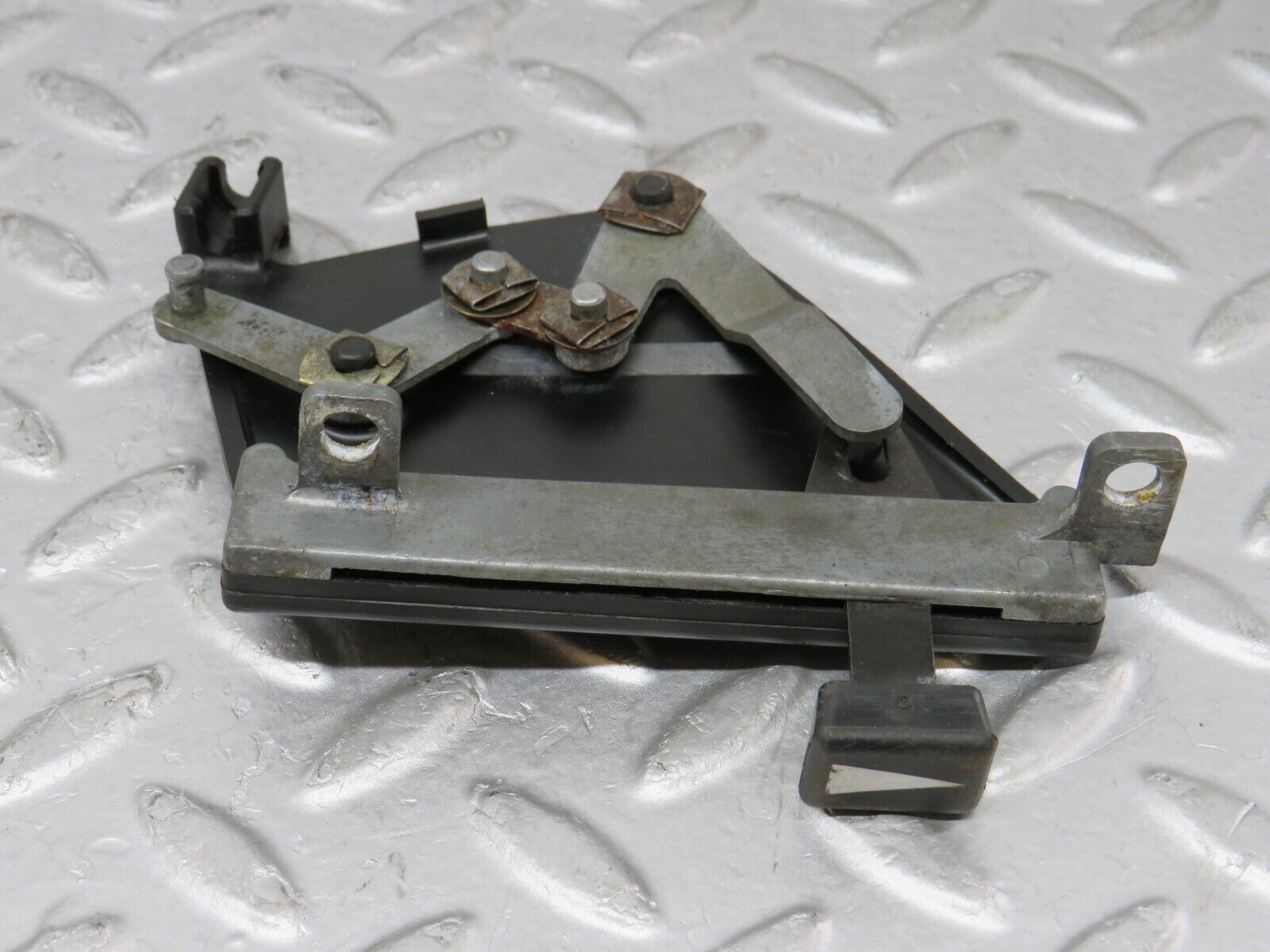 35539 Mercedes-Benz R107 280SL Air Vent Control Lever Left 1078300385