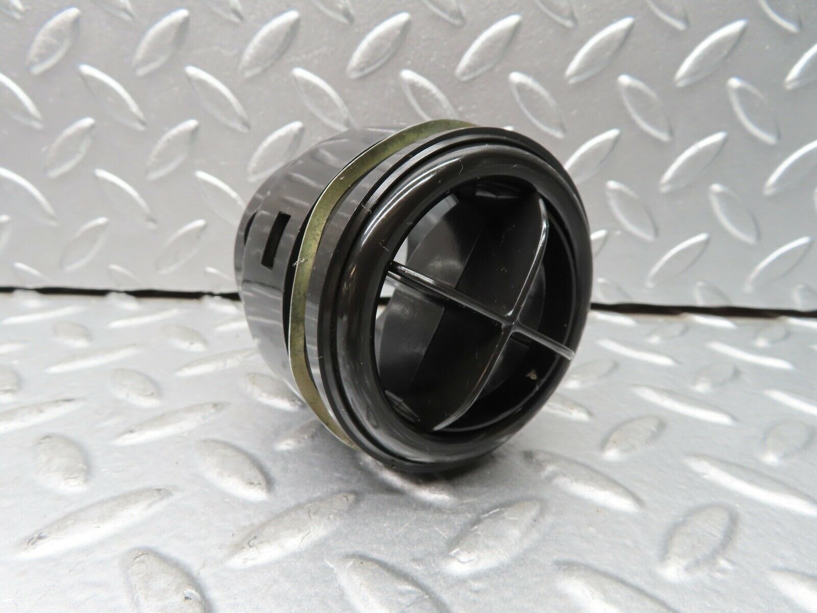 20587 Mercedes-Benz R107 450SL Dashboard  Air Vent