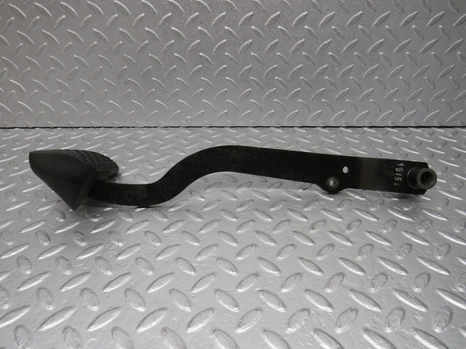 39140 Mercedes-Benz R107 500SL Brake Pedal With Rubber 1232910082