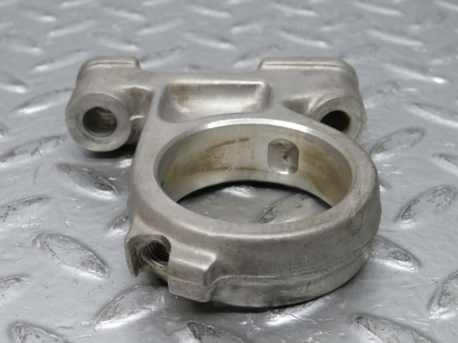32800 Mercedes-Benz C107 R107 350 V8 Camshaft Tower Bearing 1160512112