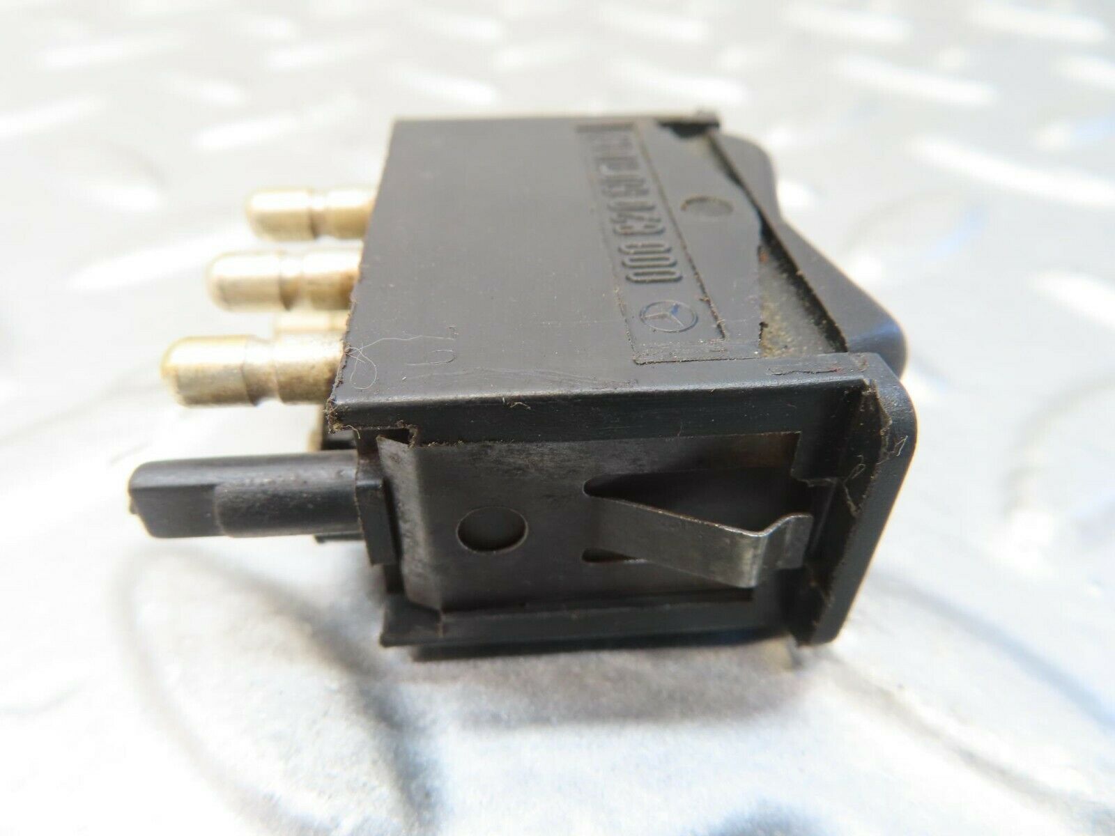 15788 Mercedes-Benz R107 450SL CoupeRear Heated Window Switch 0008206010