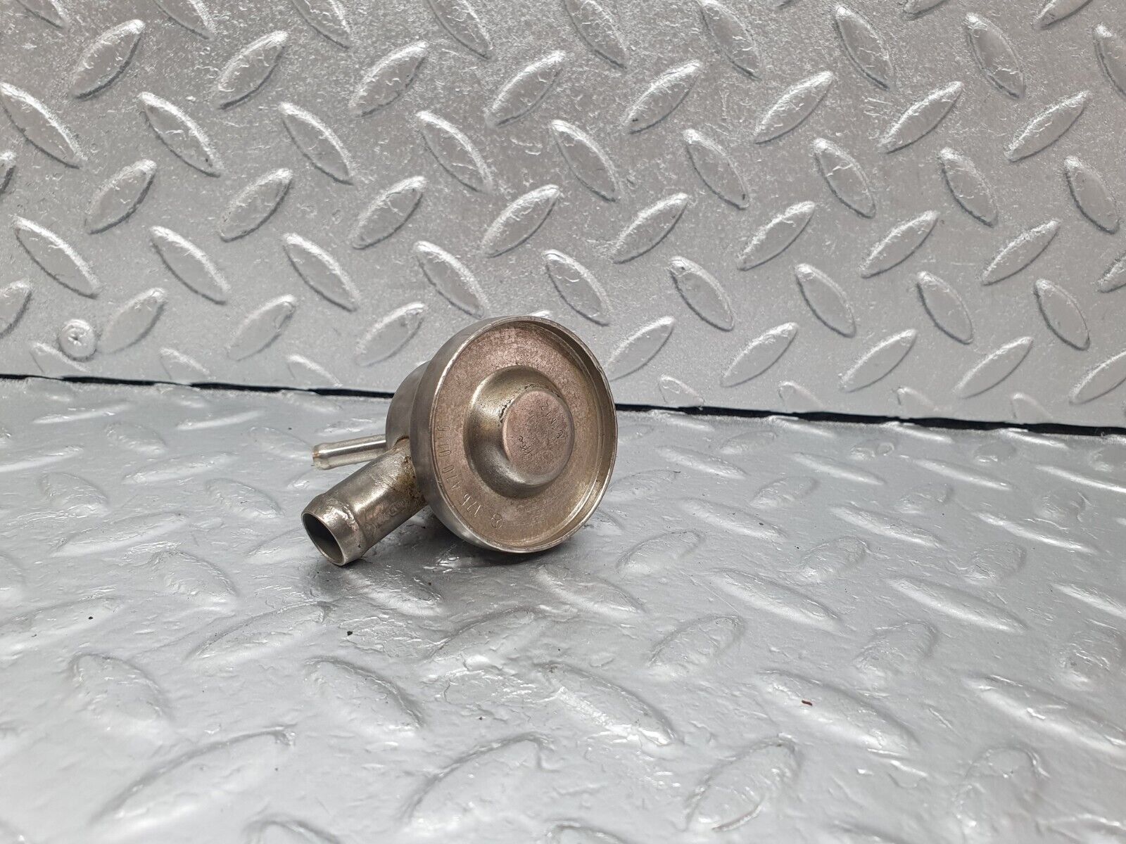 43535 Mercedes-Benz C126 380SEC Coupe Fuel Pressure Regulator Damper 1264700116