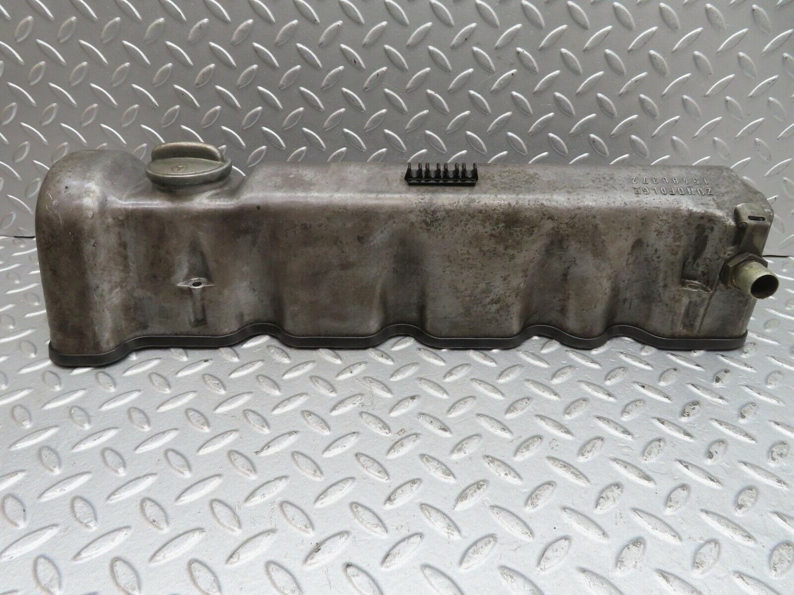 13827 Mercedes-Benz R107 450SL Cylinder Head Valve Cover Right Side 1160161905