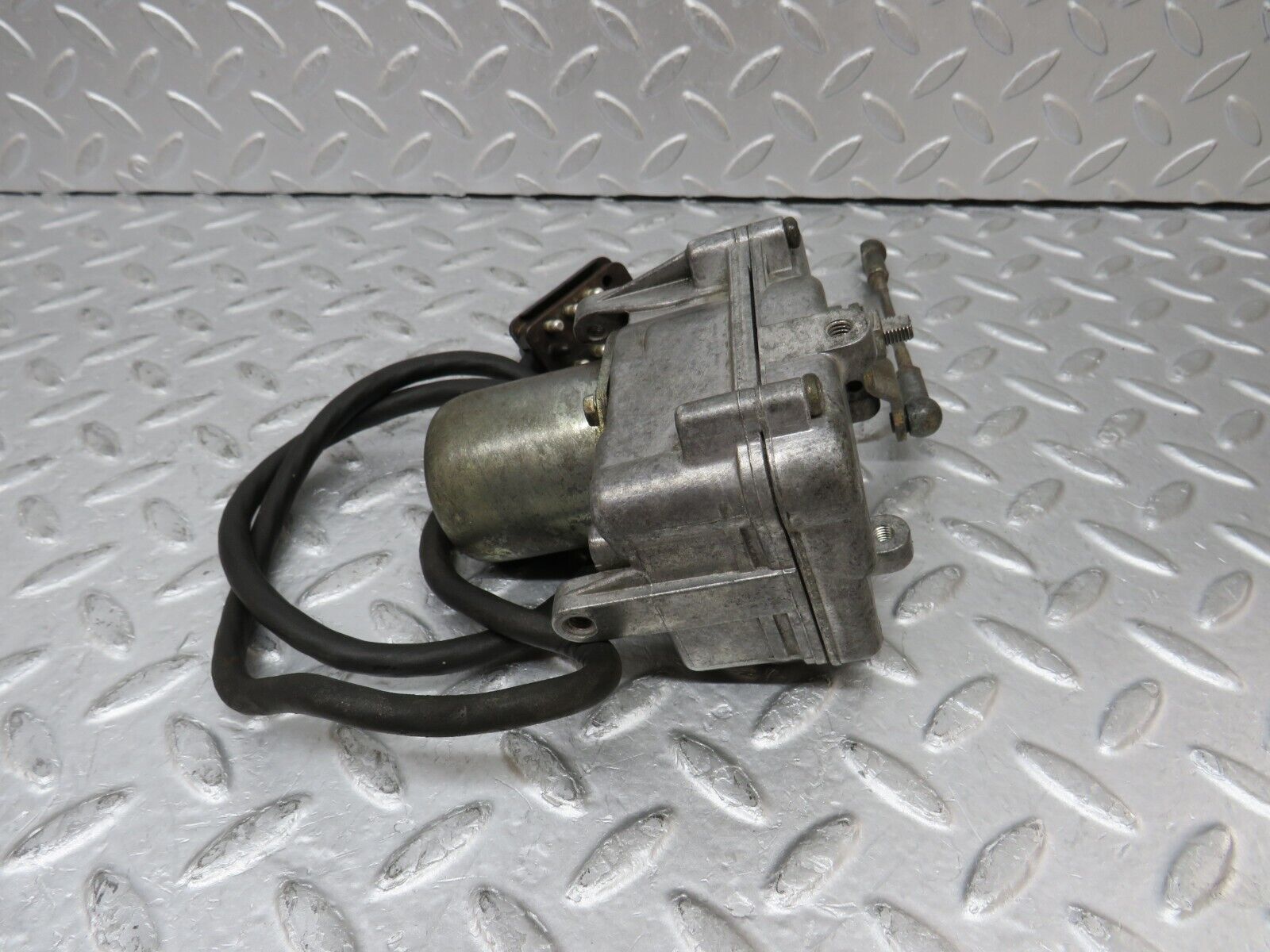 35436 Mercedes-Benz R107 280SL Cruise Control Actuator 0025458632