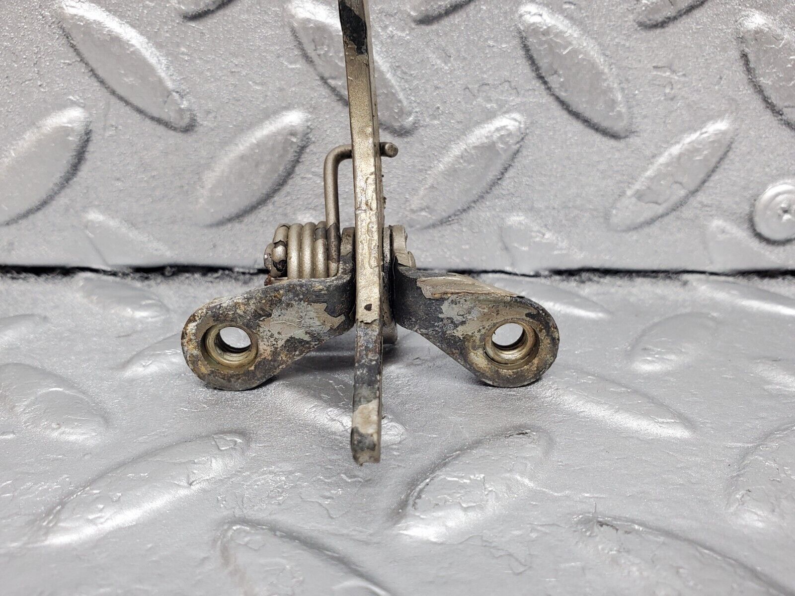 45846 Mercedes-Benz W126 420SE Bonnet Safety Latch