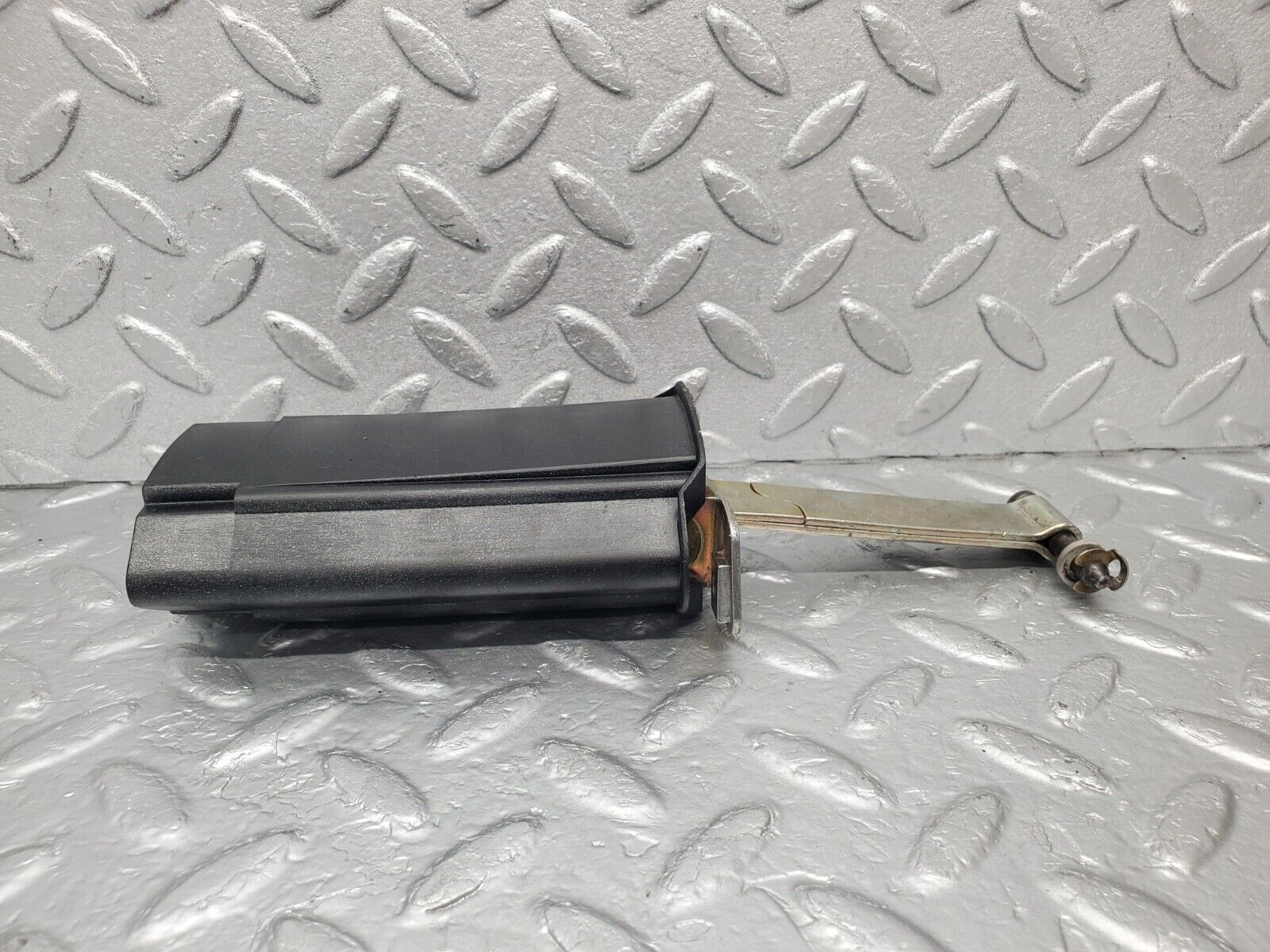 46139 Mercedes-Benz W124 Rear Right Door Safety Check Strap