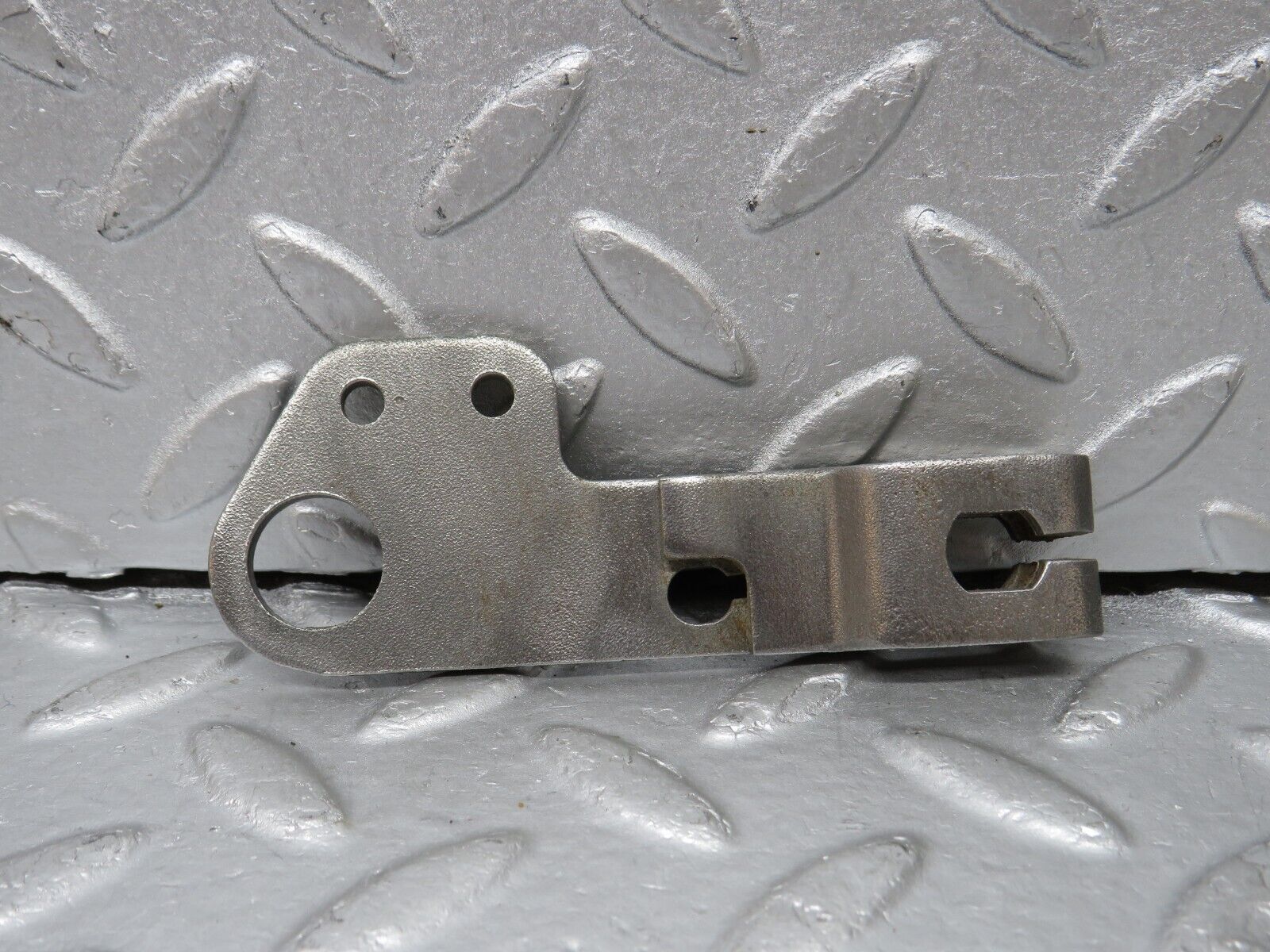 39317 Mercedes-Benz R107 500SL Automatic Gearbox Linkage Bracket