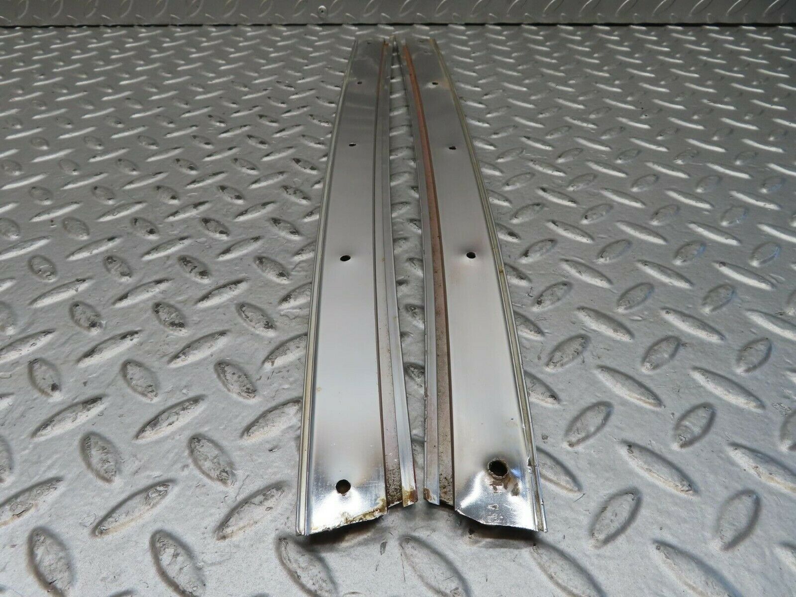 15588 Mercedes-Benz R107 450SL Roof Chrome Moulding Trim Left And Right