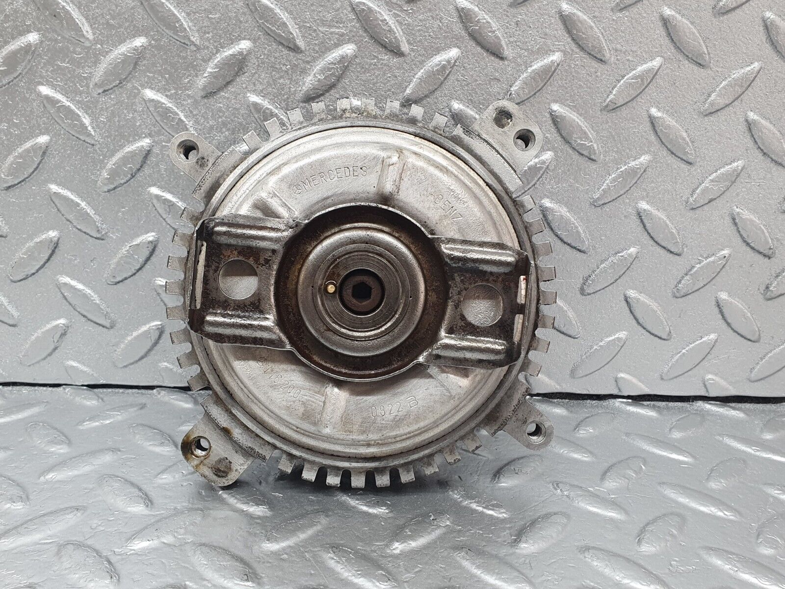 43686 Mercedes-Benz C126 380SEC Coupe Engine Cooling Fan Clutch 1162000822