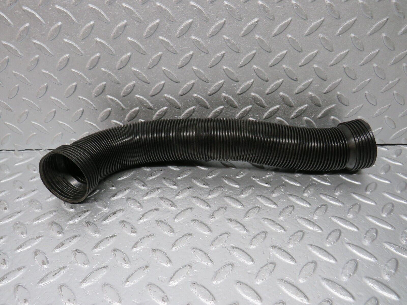 39905 Mercedes-Benz R107 350SL Air Duct Pipe Hose