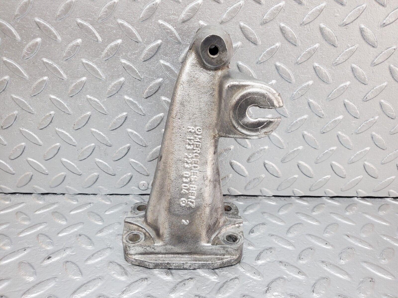 44398 Mercedes-Benz W123 280E Engine Mount Bracket Right Side 1232230304