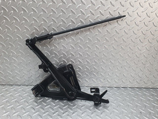 43827 Mercedes-Benz C126 380SEC Coupe Handbrake Regulator