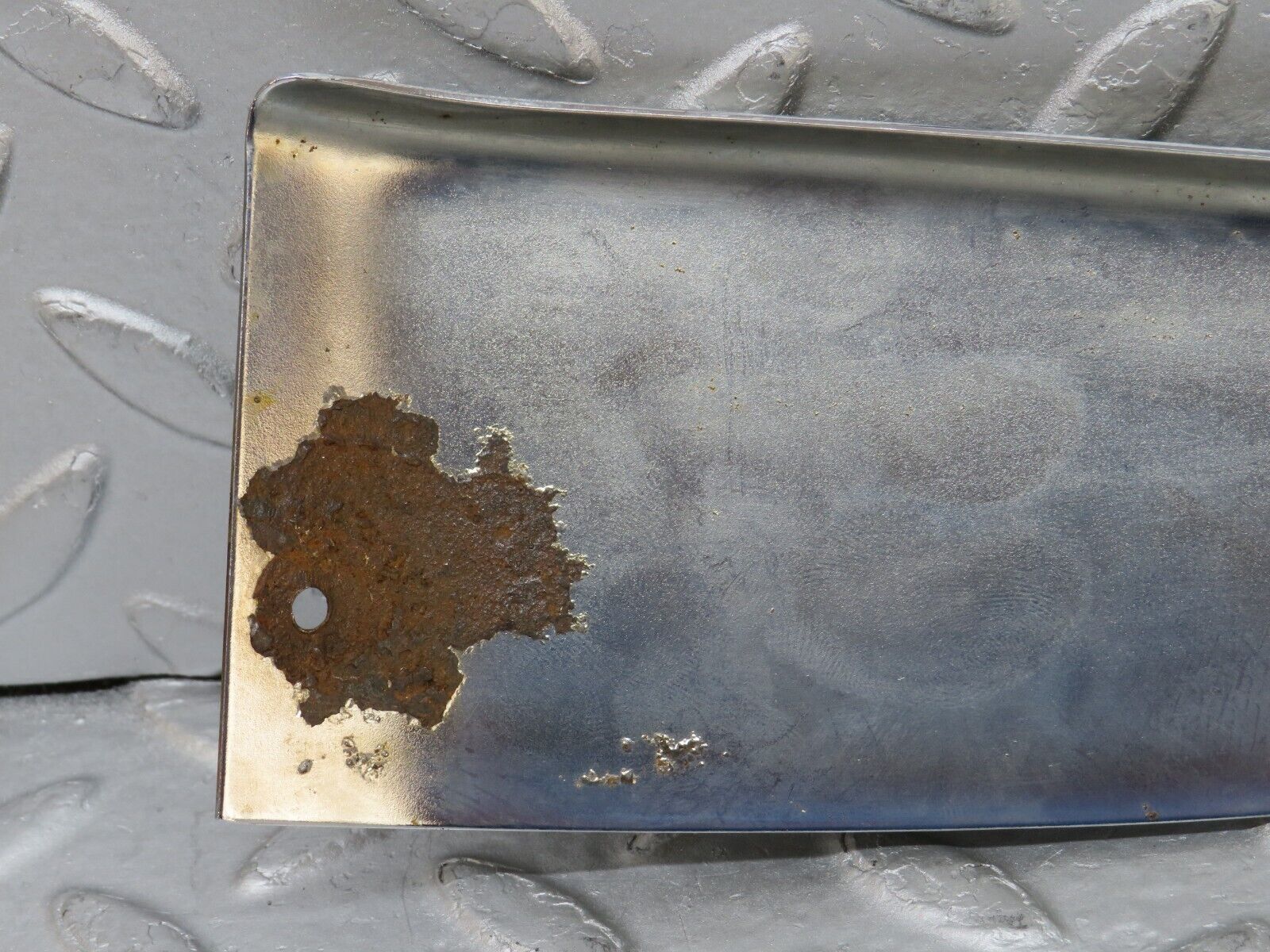 35662 Mercedes-Benz R107 280SL Right Door Chrome Cover