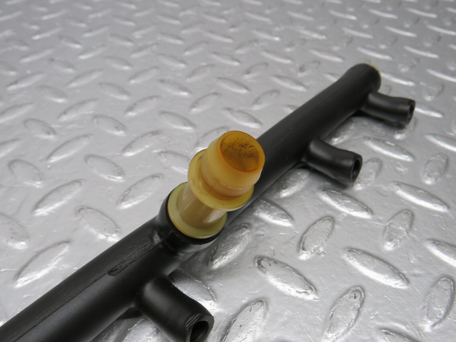 39161 Mercedes-Benz R107 500SL Air Intake Breather Hose Pipe 1160940982