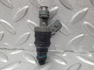W124 fuel injector used OEM