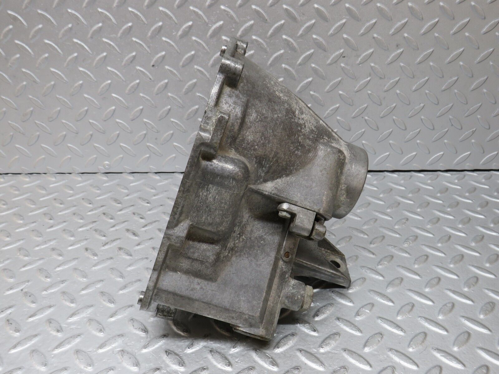 36428 Mercedes-Benz R107 450SL Automatic Gearbox Rear Housing 1152705811