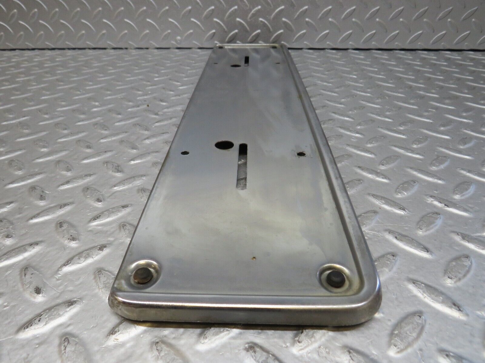 35372 Mercedes-Benz R107 280SL Rear number Plate Holder